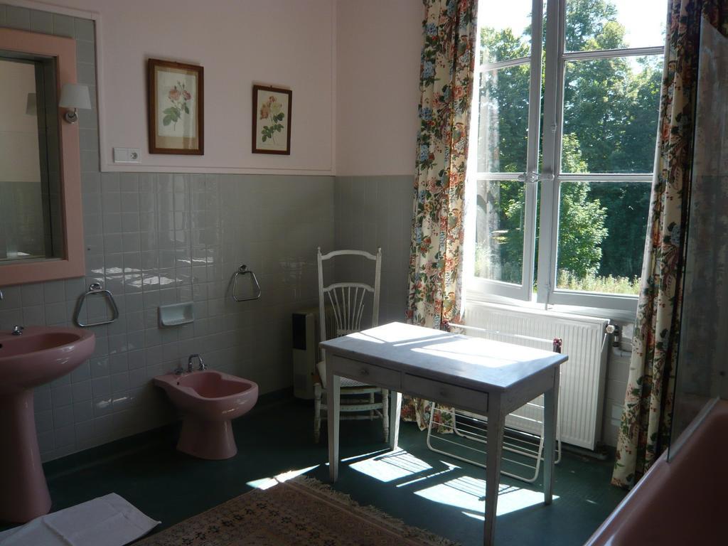 Neuillé Les Longchamps B&B 외부 사진