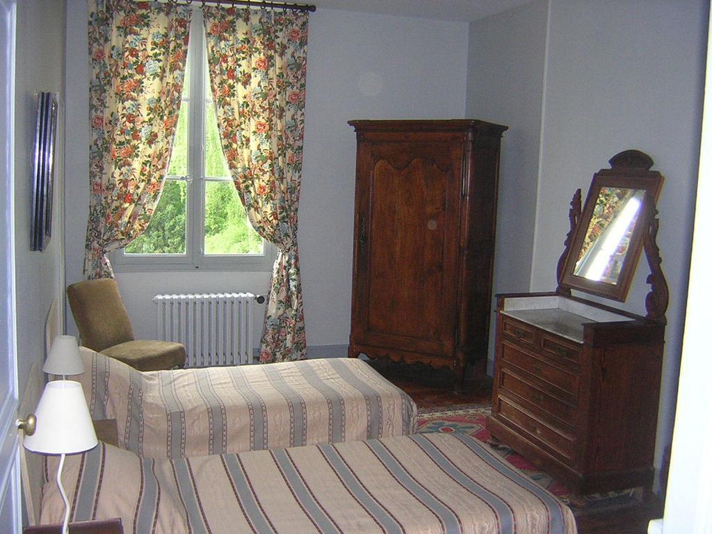 Neuillé Les Longchamps B&B 외부 사진