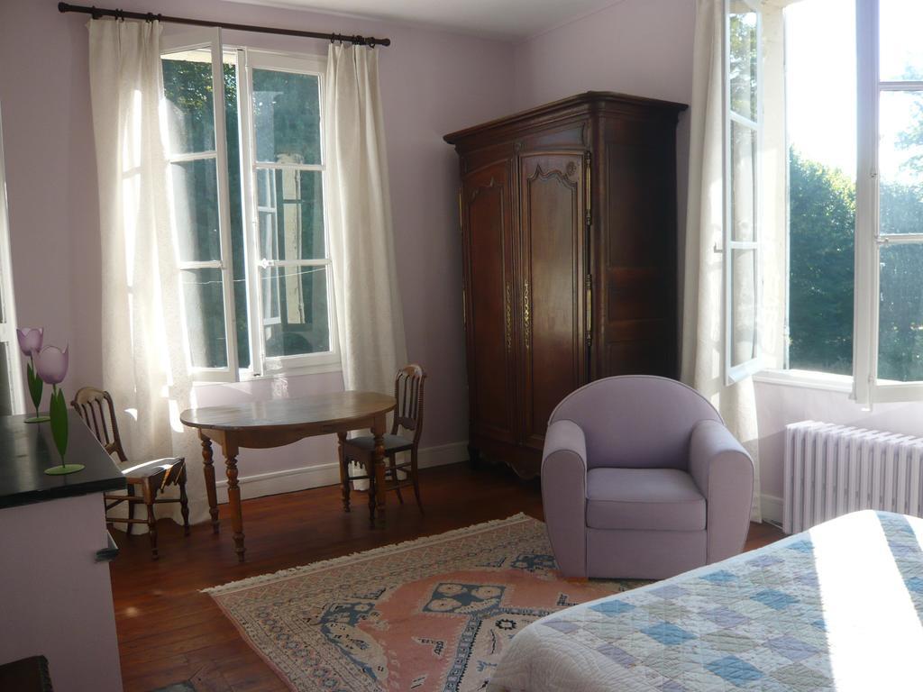 Neuillé Les Longchamps B&B 외부 사진