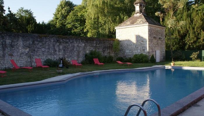 Neuillé Les Longchamps B&B 외부 사진